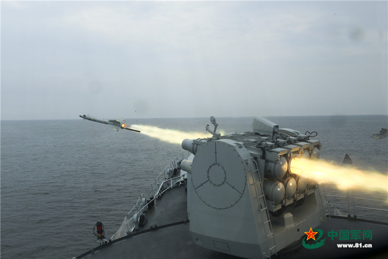 胡塞武装在红海向美国航母发动导弹袭击